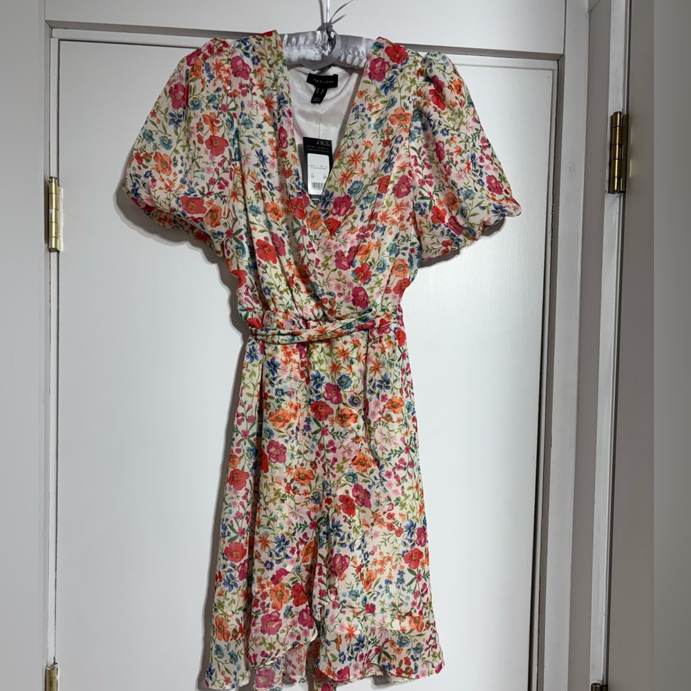 New Look Floral Wrap Dress in Cream with Red, Pink, Orange & Green Flowers